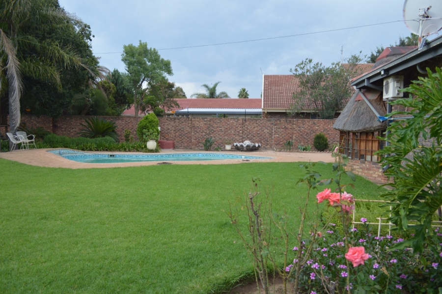 4 Bedroom Property for Sale in Flimieda North West